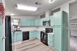 1811 Sherwood Hill Dr, Lakeland, FL 33810 - Photo 10