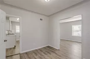 875 19th Ave S, Saint Petersburg, FL 33705 - Photo 8