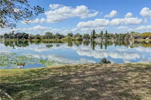 701 Spicewood Dr, Lakeland, FL 33801 - Photo 2