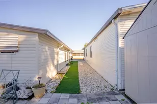 4135 Rolling Oaks Dr, Winter Haven, FL 33880 - Photo 10