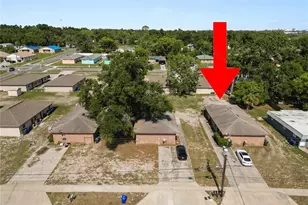 1027 N Brunnell Pkwy, Lakeland, FL 33805 - Photo 1