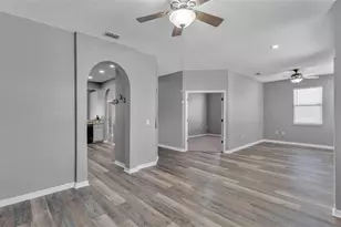 4041 Byrds Crossing Dr, Lakeland, FL 33812 - Photo 4