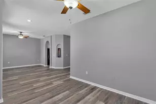 4041 Byrds Crossing Dr, Lakeland, FL 33812 - Photo 6