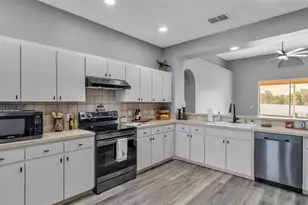 4041 Byrds Crossing Dr, Lakeland, FL 33812 - Photo 10