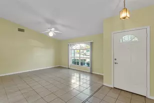 8053 Kaitlin Cir, Lakeland, FL 33810 - Photo 4