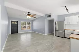 605 W Valencia Ct, Bartow, FL 33830 - Photo 6