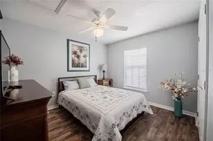 5837 Manchester Dr W, Lakeland, FL 33810 - Photo 10