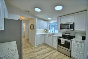 4802 Colonnades Cir E, Lakeland, FL 33811 - Photo 14