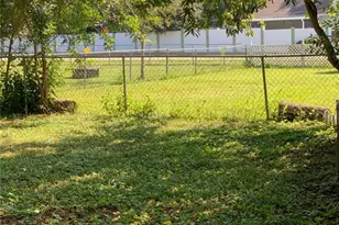 256 Village View Ln, Lakeland, FL 33809 - Photo 8