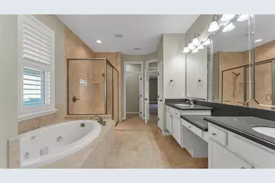 8288 Lake James Drive, Lakeland, FL 33810 - Photo 32