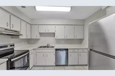 236 Village Crest Court, Lakeland, FL 33809 - Photo 4