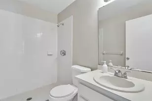 236 Village Crest Ct, Lakeland, FL 33809 - Photo 8