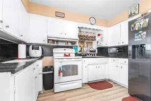 628 E Laurel Ave, Eagle Lake, FL 33839 - Photo 16