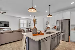 1725 Hilltop Dr, Dundee, FL 33838 - Photo 8