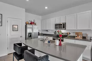 3532 White Dandelion Ct, Plant City, FL 33565 - Photo 8