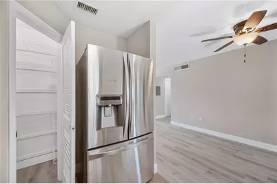 1920 E Edgewood Drive #L5, Lakeland, FL 33803 - Photo 8