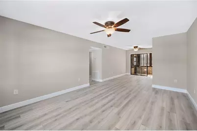 1920 E Edgewood Drive #L5, Lakeland, FL 33803 - Photo 4