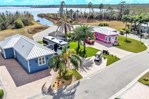 3272 Fish Hawk Dr, Polk City, FL 33868 - Photo 2