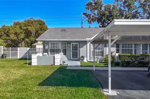 38460 Cottonwood Pl, Zephyrhills, FL 33542 - Photo 2