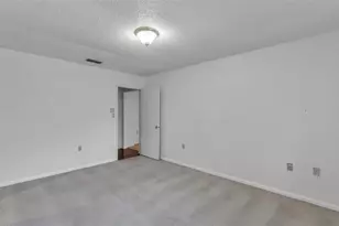 487 Lake Carolyn Cir, Lakeland, FL 33813 - Photo 16