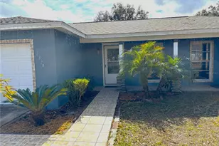 2324 Creek Side Dr, Lakeland, FL 33811 - Photo 4