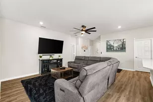 1056 Aruba Ave, Mulberry, FL 33860 - Photo 10