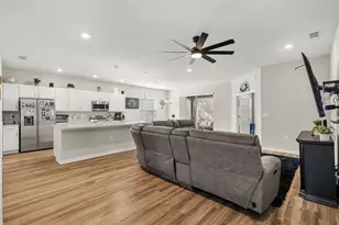 1056 Aruba Ave, Mulberry, FL 33860 - Photo 4