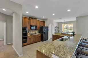 5631 Superior Dr, Lakeland, FL 33805 - Photo 12