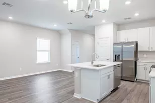 551 Windy Willow Wy, Saint Cloud, FL 34771 - Photo 2