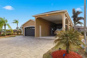 708 Teaberry Trail, Polk City, FL 33868 - Photo 2