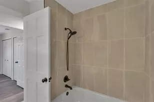 6572 Forestwood Dr W, Lakeland, FL 33811 - Photo 12