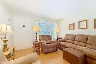 143 E Lemon St, Lady Lake, FL 32159 - Photo 12