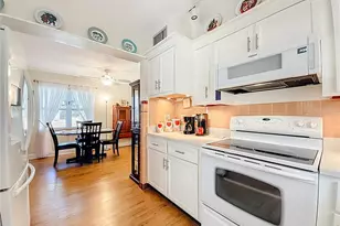 143 E Lemon St, Lady Lake, FL 32159 - Photo 18