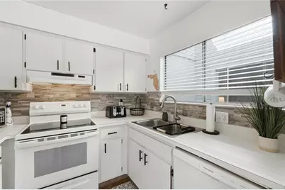 109 Las Flores, Winter Haven, FL 33884 - Photo 14