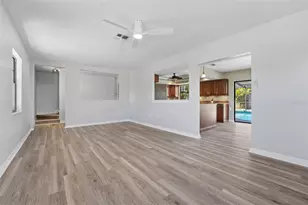 5328 Fox Run Rd, Sarasota, FL 34231 - Photo 6