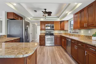 5328 Fox Run Rd, Sarasota, FL 34231 - Photo 8