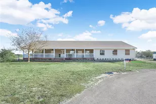 124 Pangola Dr, Winter Haven, FL 33880 - Photo 1