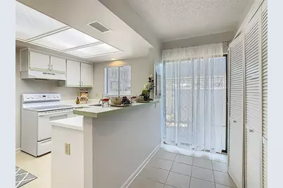 1821 Village Court, Mulberry, FL 33860 - Photo 6