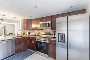 4837 Puritan Cir, Tampa, FL 33617 - Photo 4