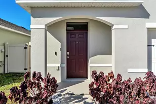 3337 Costello Cir, Winter Haven, FL 33884 - Photo 6