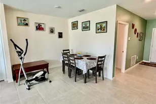 993 Calico Pointe Cir, Groveland, FL 34736 - Photo 10