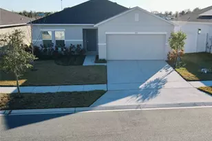 993 Calico Pointe Cir, Groveland, FL 34736 - Photo 2