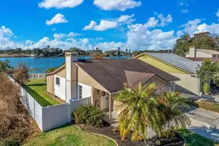 937 Buttercup Dr, Lakeland, FL 33801 - Photo 2