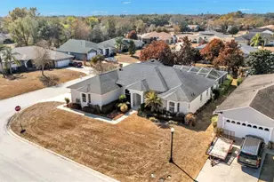 2246 Colony Club Dr, Lakeland, FL 33813 - Photo 2