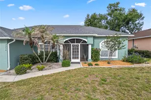 2258 Colony Club Dr, Lakeland, FL 33813 - Photo 2