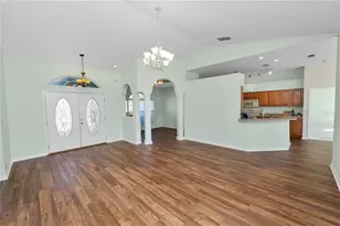 2258 Colony Club Dr, Lakeland, FL 33813 - Photo 10