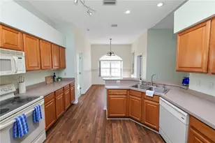 2258 Colony Club Dr, Lakeland, FL 33813 - Photo 16