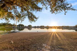 4311 Club Cir, Lakeshore, FL 33854 - Photo 2