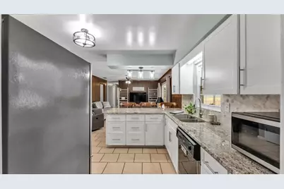 6531 Newman Circle E, Lakeland, FL 33811 - Photo 14