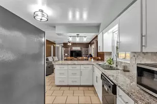 6531 Newman Cir E, Lakeland, FL 33811 - Photo 14